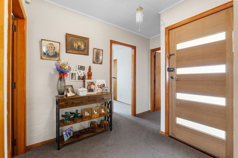 Photo of property in 49 Middlemore Crescent, Papatoetoe, Auckland, 2025