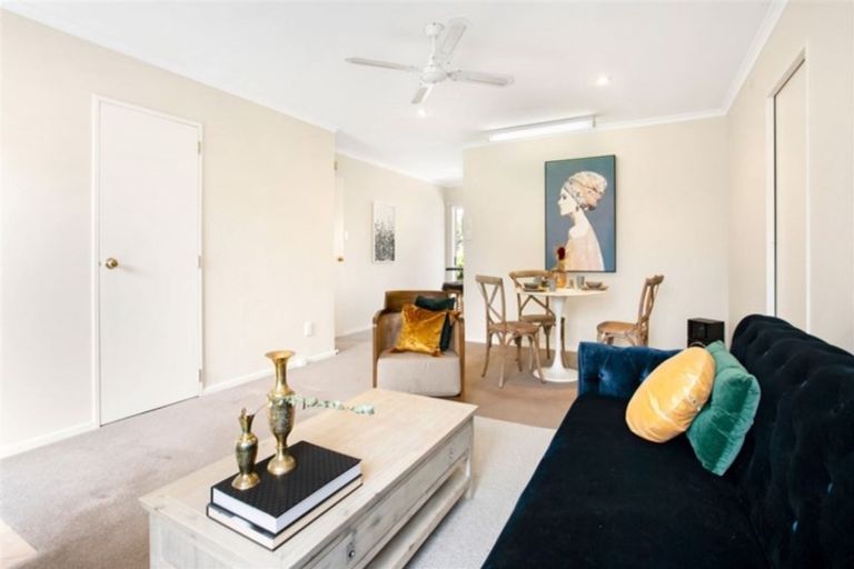 Photo of property in 21 Drummond Drive, Ranui, Auckland, 0612