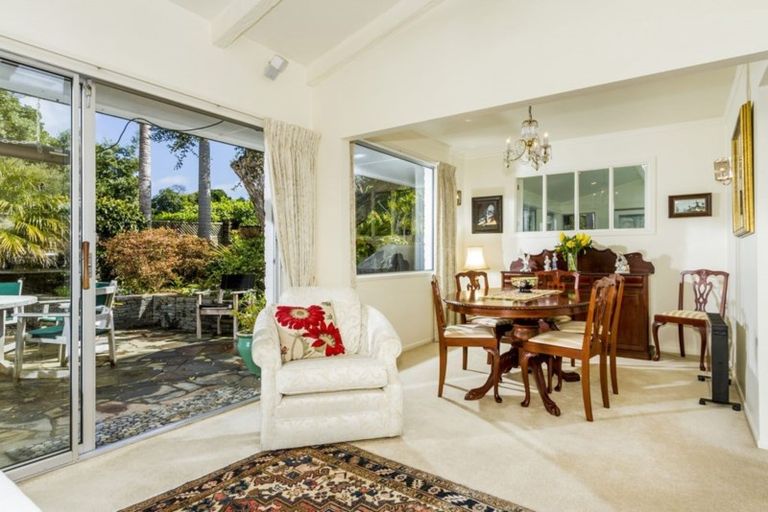 Photo of property in 25 Sylvan Park Avenue, Milford, Auckland, 0620