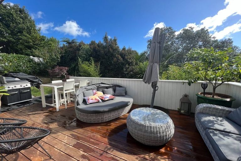 Photo of property in 9a Beacon Avenue, Campbells Bay, Auckland, 0630