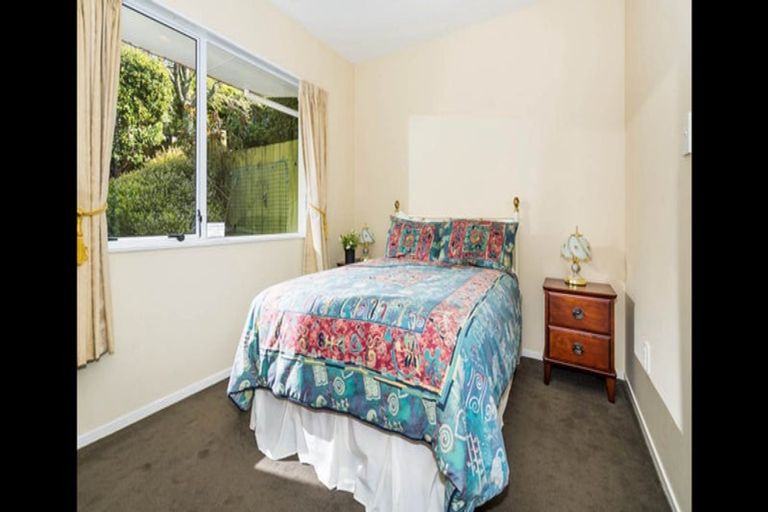 Photo of property in 1/4 Girrahween Drive, Totara Vale, Auckland, 0629