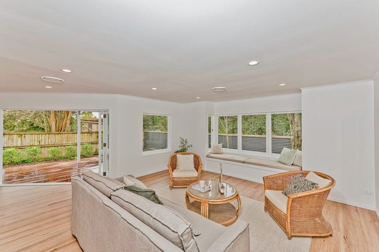 Photo of property in 51 Cambridge Road, Riverhead, 0820