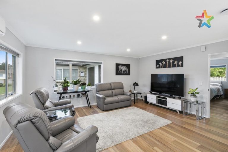 Photo of property in 13 Woodland Mews, Wainuiomata, Lower Hutt, 5014