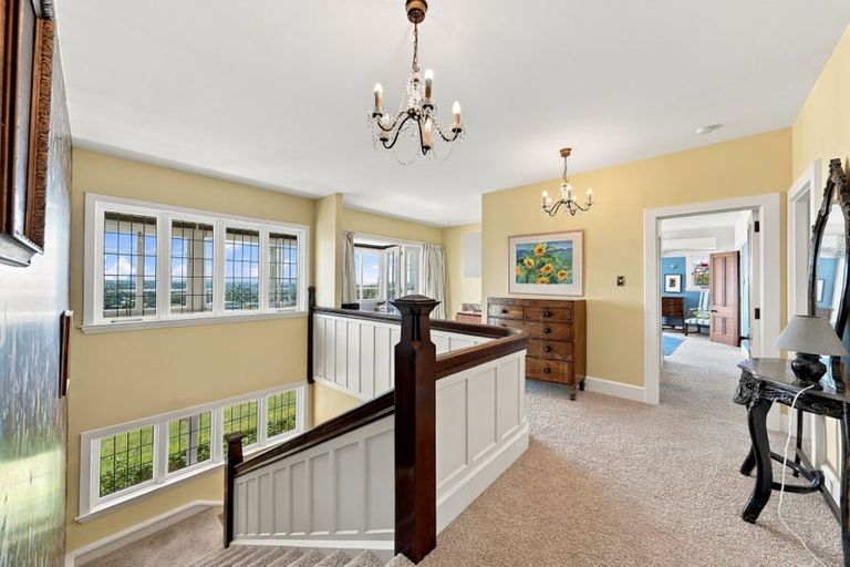Photo of property in 17 Heaton Rhodes Place, Cashmere, Christchurch, 8022