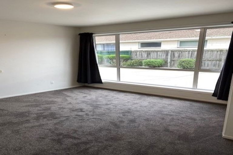 Photo of property in 1/76 Denise Crescent, Hornby, Christchurch, 8042