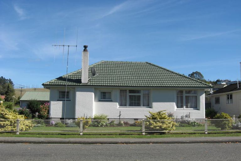 Photo of property in 98 Wilson Street, Geraldine, 7930