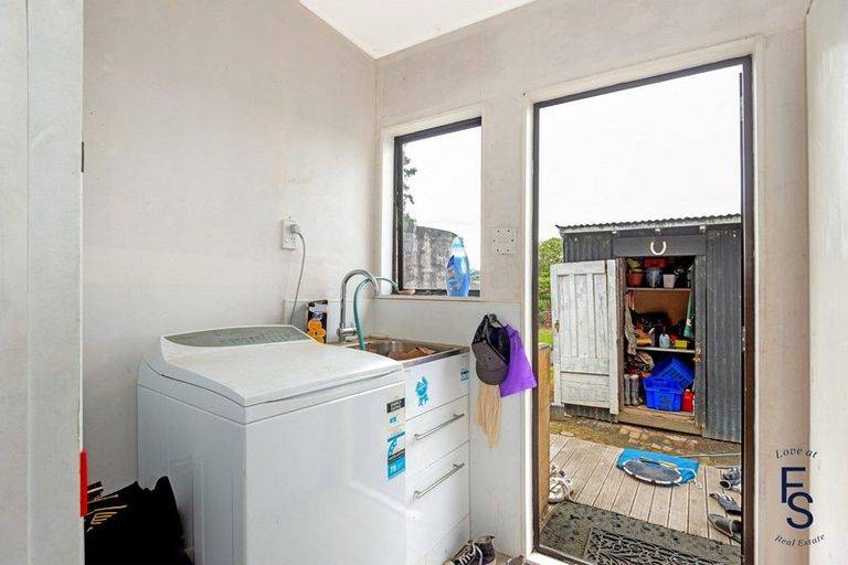 Photo of property in 19 Barry Street, Te Karaka, 4022