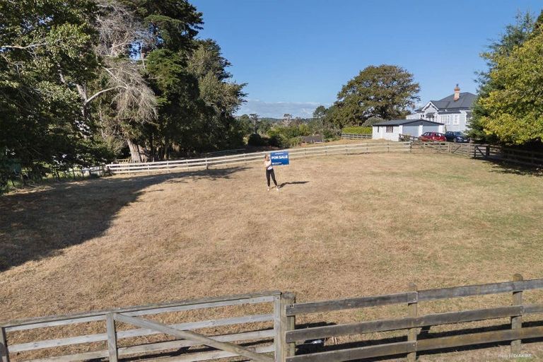 Photo of property in 10 Hull Road, Waiuku, 2123