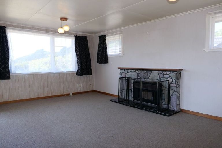 Photo of property in 100 Ruapehu Street, Paraparaumu, 5032