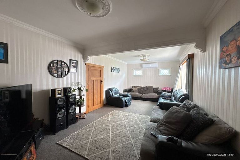 Photo of property in 28 Trafalgar Street, Levin, 5510