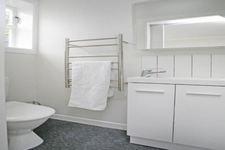 Photo of property in 73 Townsend Road, Miramar, Wellington, 6022