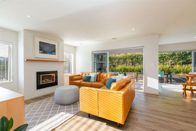 Photo of property in 14 Kahu Close, Orewa, 0931