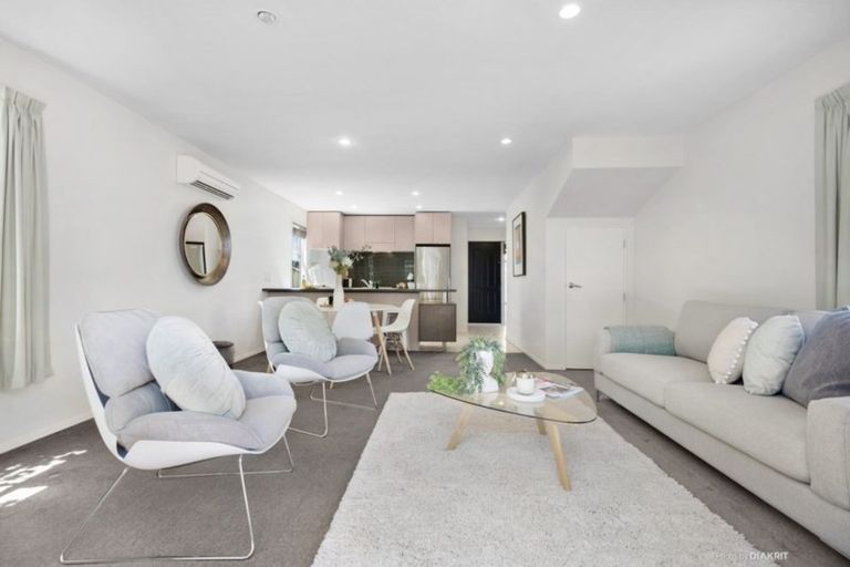 Photo of property in 48 Erlestoke Crescent, Churton Park, Wellington, 6037