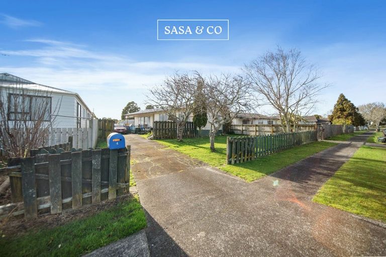 Photo of property in 4 Stoll Place, Clendon Park, Auckland, 2103