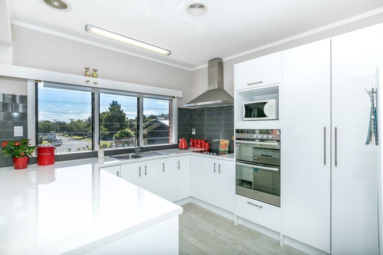 Photo of property in 35 Hinton Avenue, Forest Lake, Hamilton, 3200