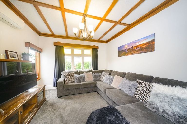 Photo of property in 27 Lyndhurst Street, Takaro, Palmerston North, 4412