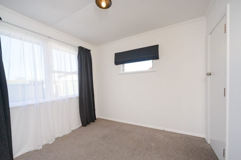 Photo of property in 24 Holdsworth Avenue, Milson, Palmerston North, 4414