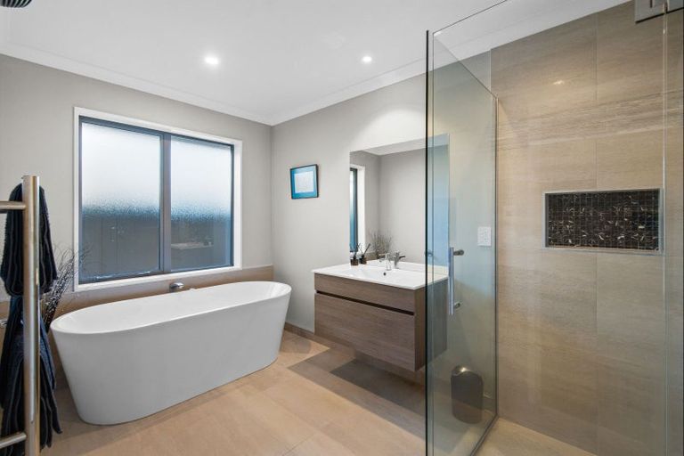 Photo of property in 14 Glenfinnan Place, West Melton, 7618