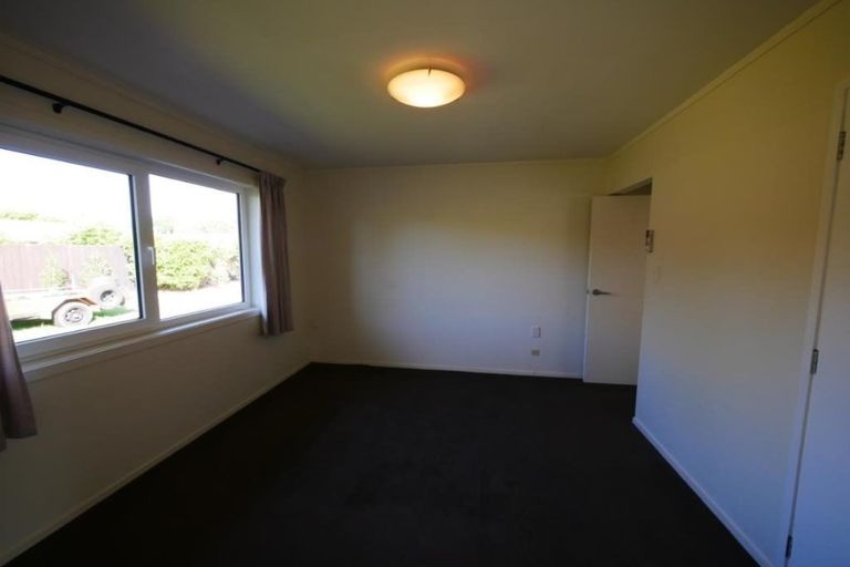 Photo of property in 14 Donzella Place, Conifer Grove, Takanini, 2112