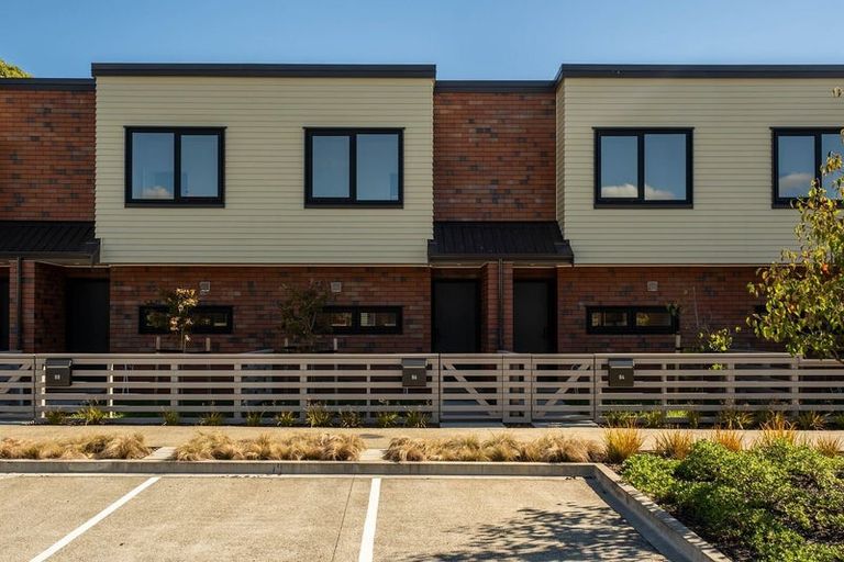 Photo of property in 96 Te Puketoka Lane, Mangere, Auckland, 2022