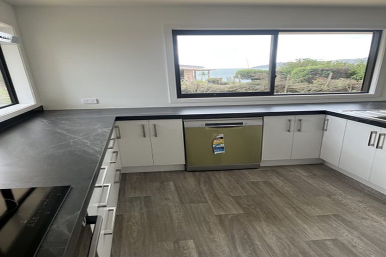 Photo of property in 24 Dudley Crescent, Cable Bay, 0420