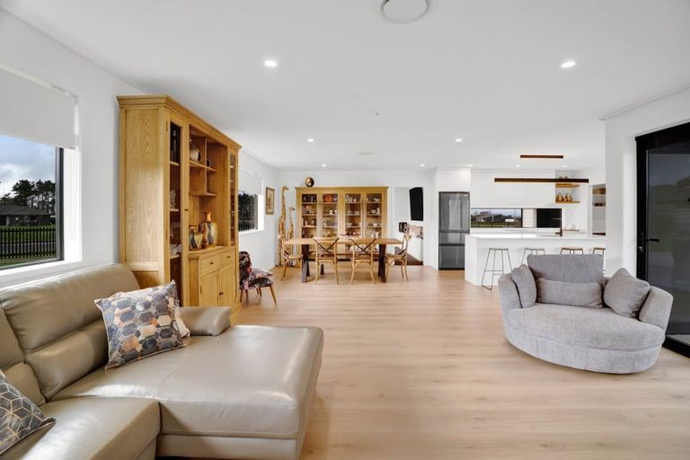 Photo of property in 26 Mercade Close, Stratford, 4332