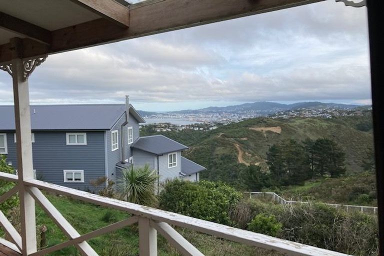 Photo of property in 10 Grumman Lane, Newlands, Wellington, 6037