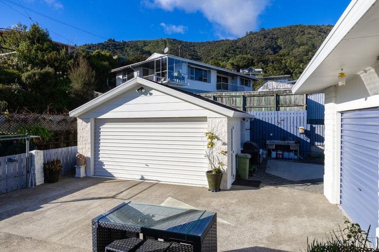 Photo of property in 40-42 Waikawa Road, Picton, 7220