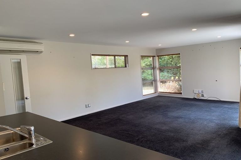 Photo of property in 18 Linkwater Way, Parklands, Christchurch, 8083