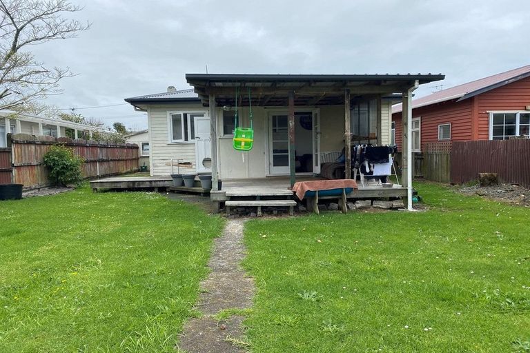 Photo of property in 66 Domett Street, Waitara, 4320