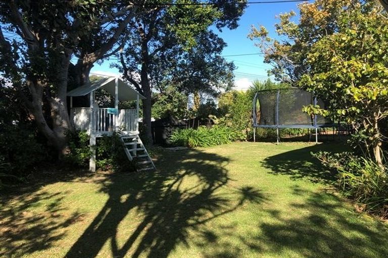Photo of property in 70 Norwood Road, Bayswater, Auckland, 0622