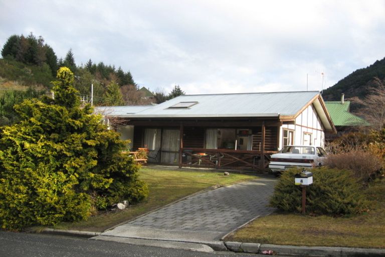 Photo of property in 4b Avalon Crescent, Fernhill, Queenstown, 9300