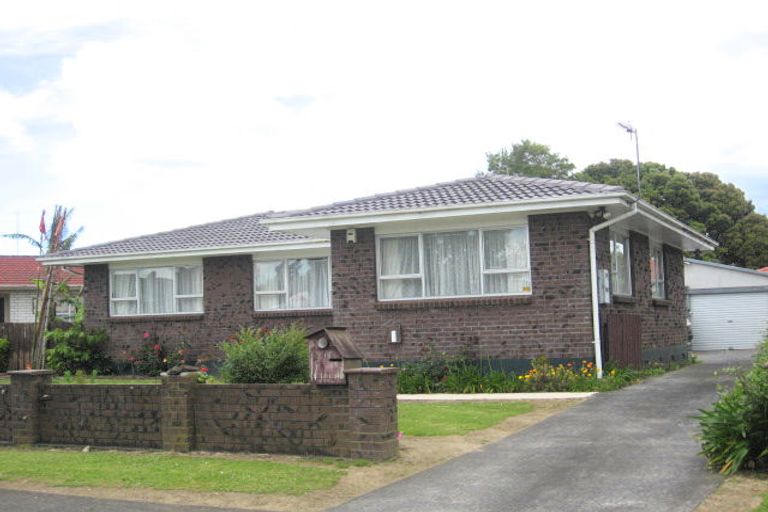 Photo of property in 24 John Walker Drive, Manurewa, Auckland, 2102