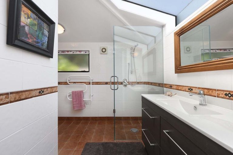 Photo of property in 9 Hinewa Road, Otumoetai, Tauranga, 3110