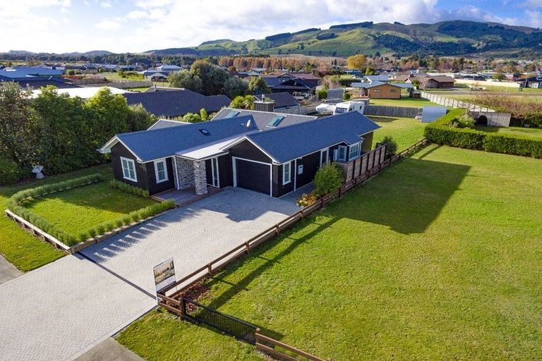 Photo of property in 18 Pukeko Way, Kinloch, Taupo, 3377