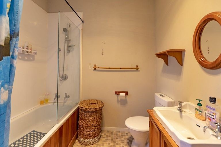 Photo of property in 33 Bowling Road, Greenmeadows, Napier, 4112