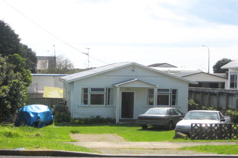 Photo of property in 100 Fulford Street, New Plymouth, 4310