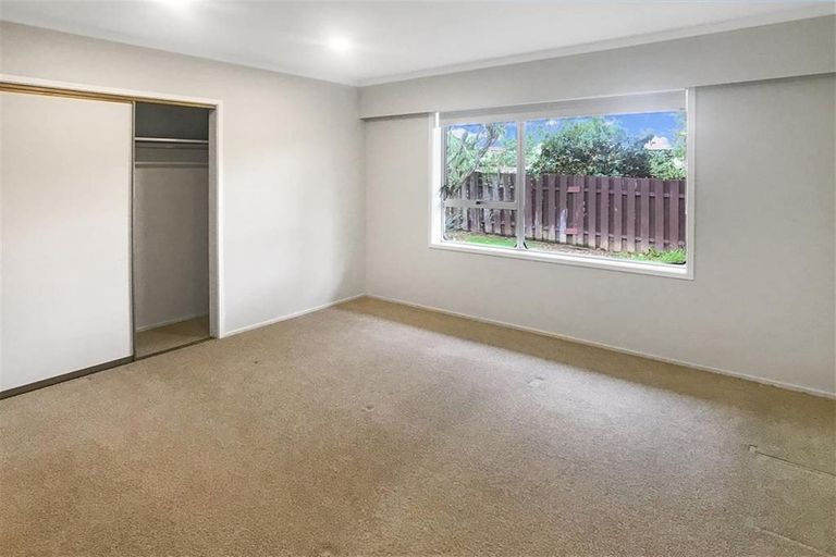 Photo of property in 54 Meadway, Sunnyhills, Auckland, 2010