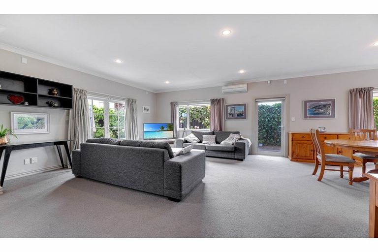 Photo of property in 35 Gresford Street, Edgeware, Christchurch, 8013