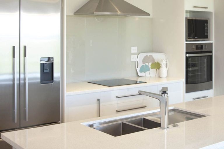 Photo of property in 4 Malbec Place, Huapai, Kumeu, 0810