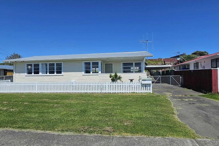 Photo of property in 37 Toi Street, Tawhero, Whanganui, 4501