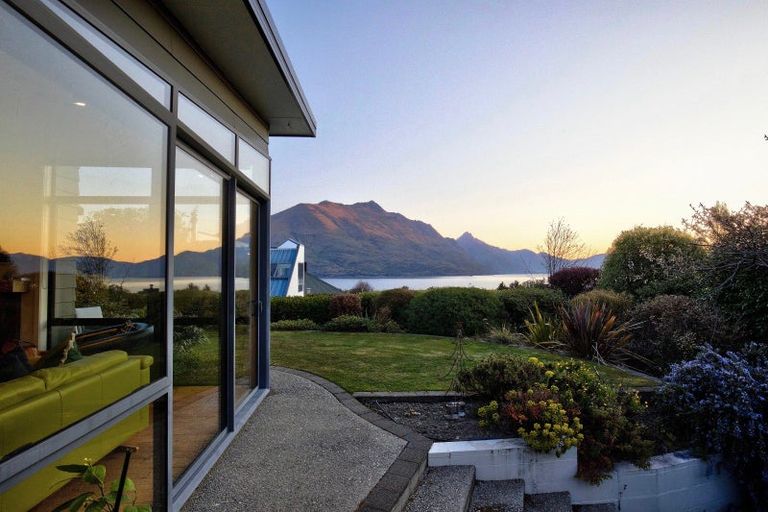 Photo of property in 4 Oregon Drive, Kelvin Heights, Queenstown, 9300