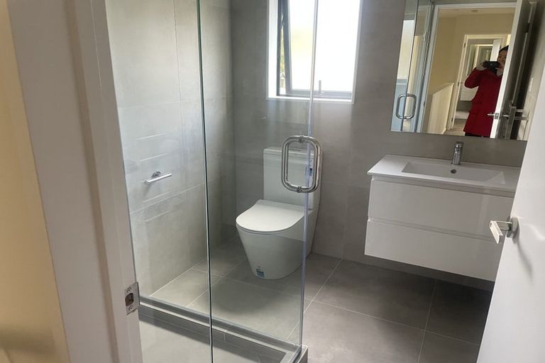 Photo of property in 45d Greenvalley Rise, Glenfield, Auckland, 0629