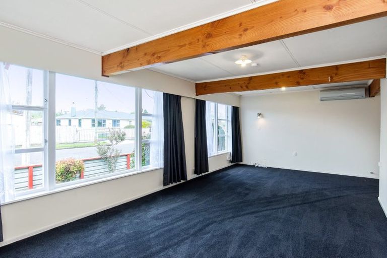 Photo of property in 17 John Street, Levin, 5510