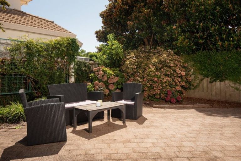 Photo of property in 5 Edgecumbe Way, Tauranga, 3110