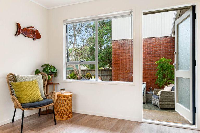 Photo of property in 10 Rakatau Place, Ruakaka, 0116