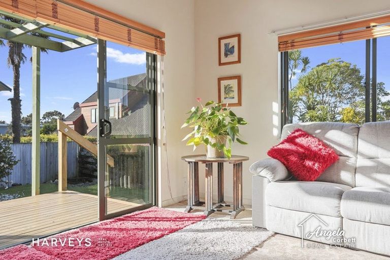 Photo of property in 1/36 Konini Road, Titirangi, Auckland, 0604