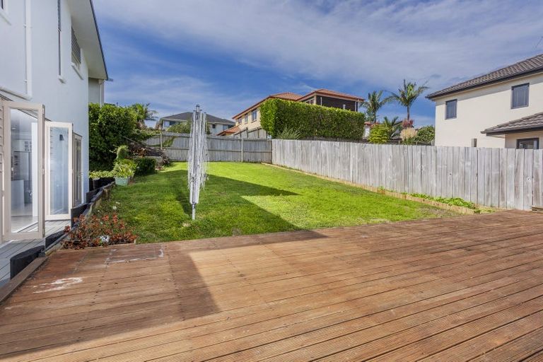 Photo of property in 8 Hornbill Drive, Fairview Heights, Auckland, 0632