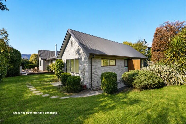 Photo of property in 86 Meadowstone Drive, Wanaka, 9305