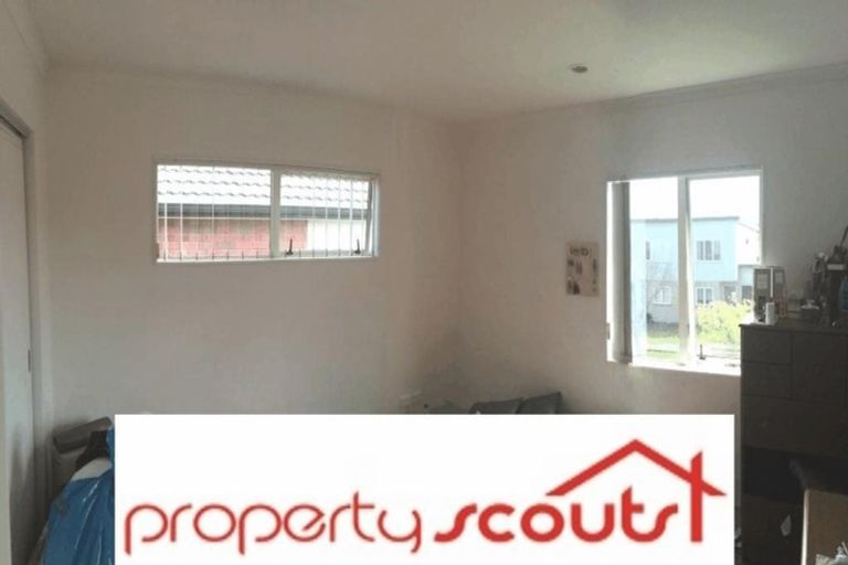 Photo of property in 5 Charta Place, Sunnyvale, Auckland, 0612